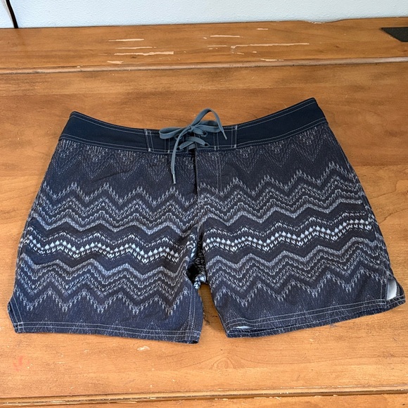 Prana Charcoal Grey Women’s Swim Shorts Size Medium - Picture 1 of 10